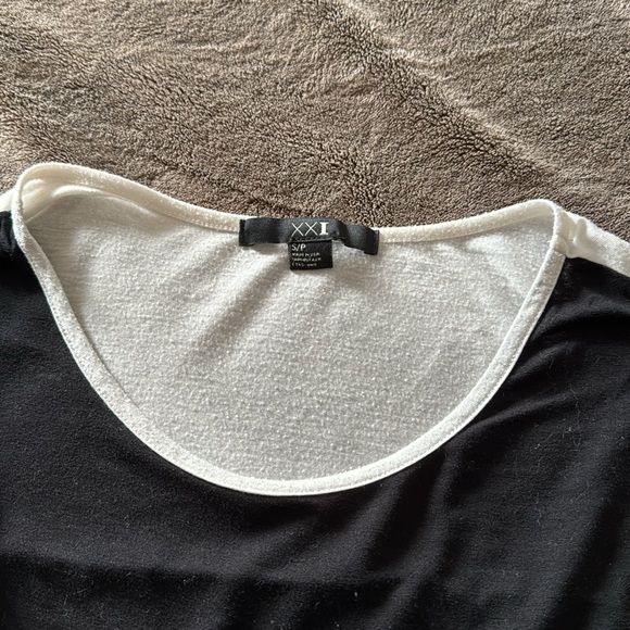 Flowy top - Picture 2 of 3